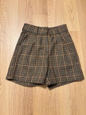 Lili Sidonio - Molly Bracken XS tweed shorts